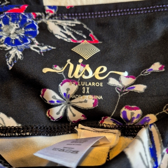 LuLaRoe Rise women's size 3X leggings black floral purple has 3 pockets, NWOT - Picture 3 of 7